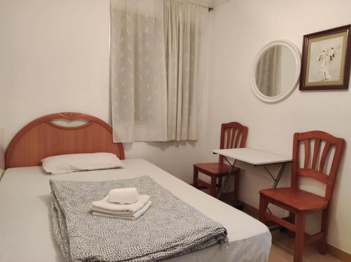 30-3- Бюджетная Комната В Квартире Для 2 Человека, Alicante Apartment Екстериор снимка