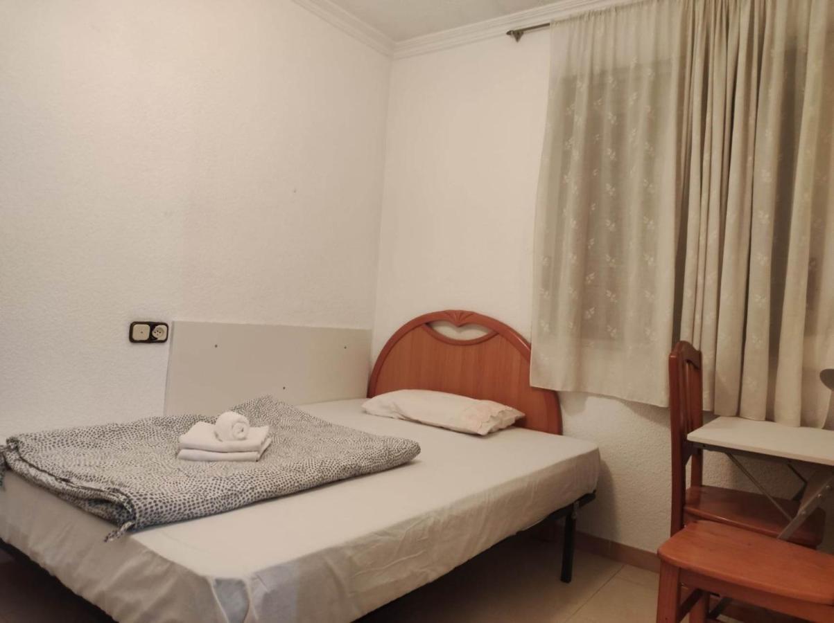 30-3- Бюджетная Комната В Квартире Для 2 Человека, Alicante Apartment Екстериор снимка